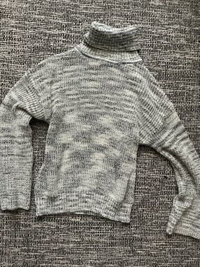 Fashion Nova - turtle neck